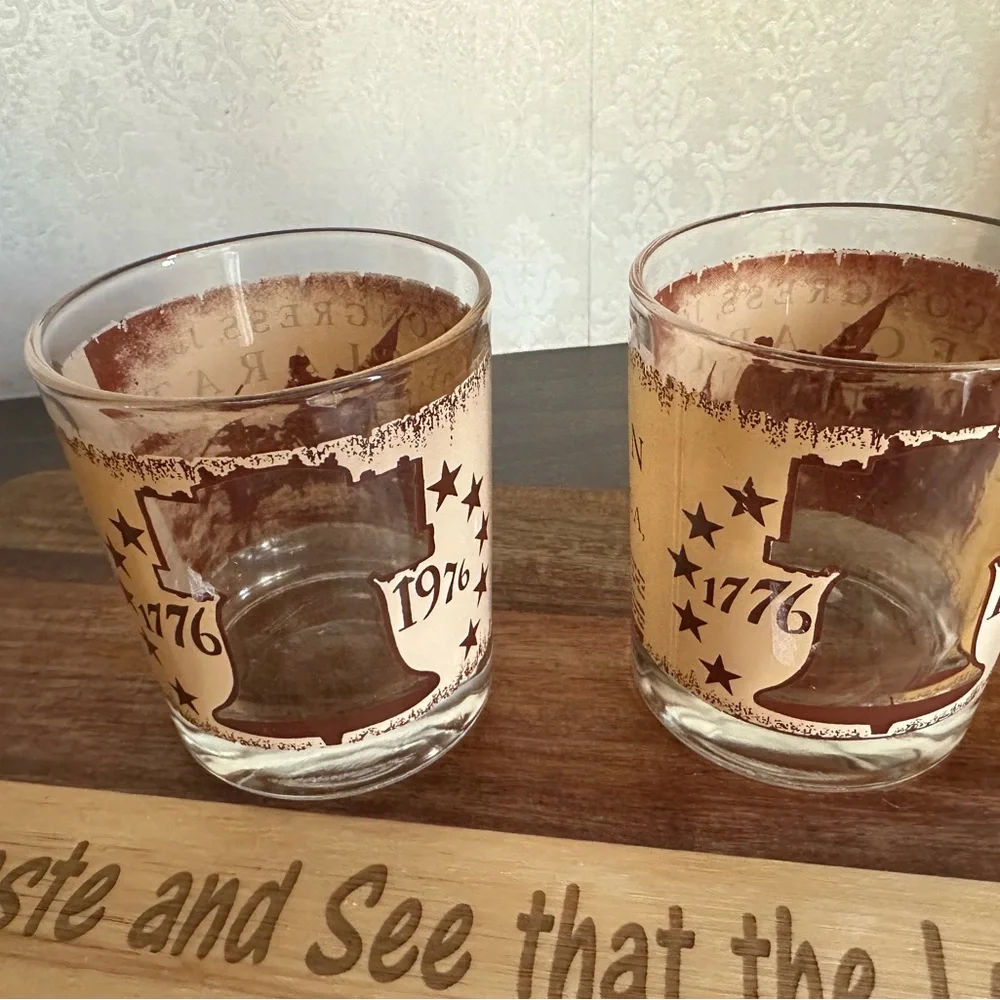 Vintage Declaration Glass Set‎